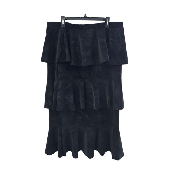 K + Glam Women's Plus Black A Line Tiered Faux Suede Skirt Size 2X - Picture 2 of 5